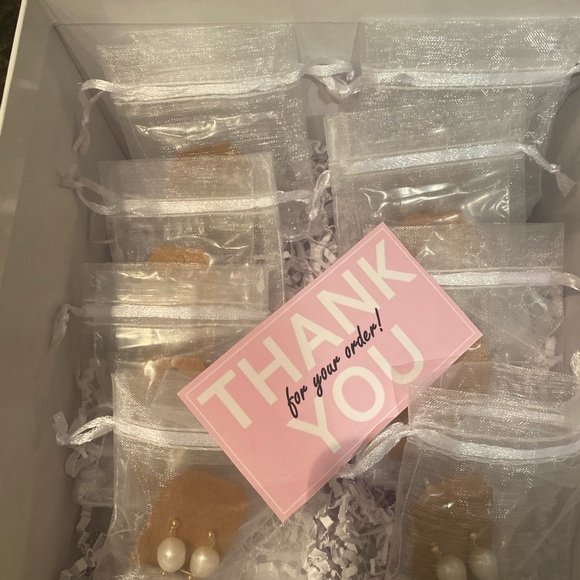 Pearl Fan earrings with 14k gold filled stud - Picture 3 of 3